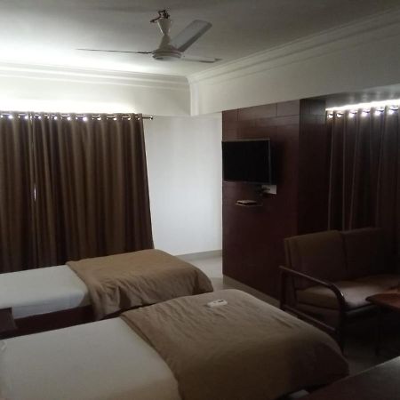 Hotel Apex Ahmedabad Exterior photo