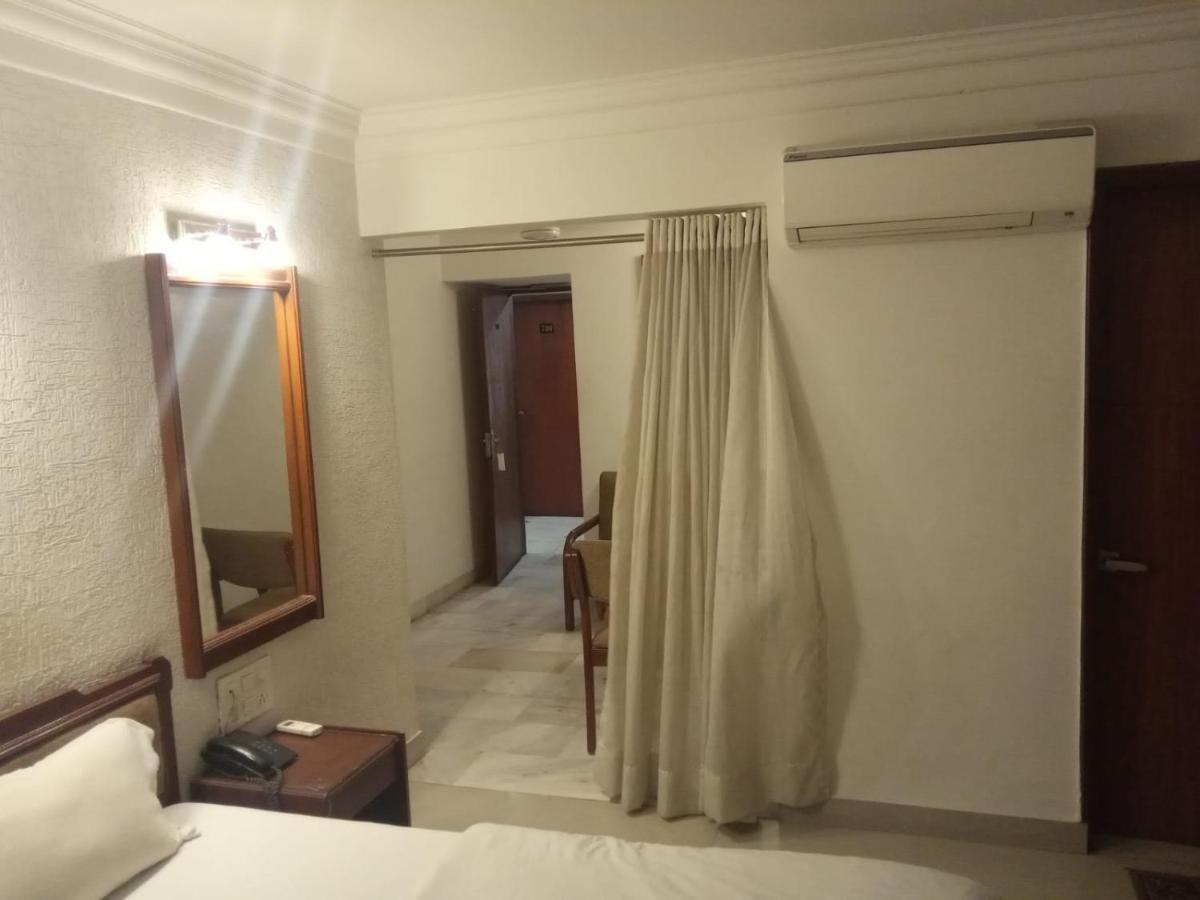 Hotel Apex Ahmedabad Exterior photo